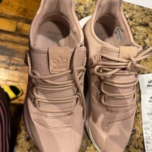 6.5 women adidas tubular sneakers